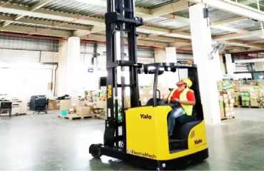 these 2 lift trucks will raise productivity for your retail business